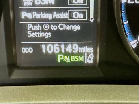 Used 2018 Toyota RAV4 XLE FWD image 14