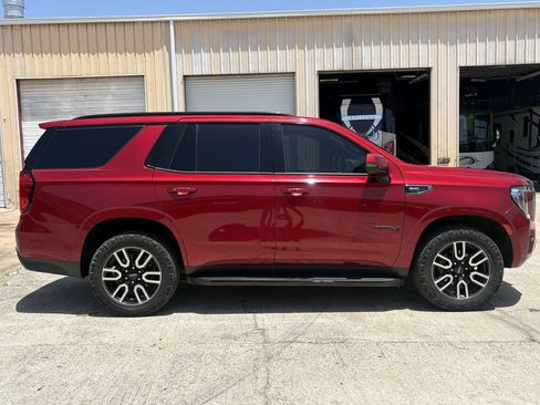 Used 2021 GMC Yukon AT4 w/ Rear Media and Nav Package AWD/4WD image 4