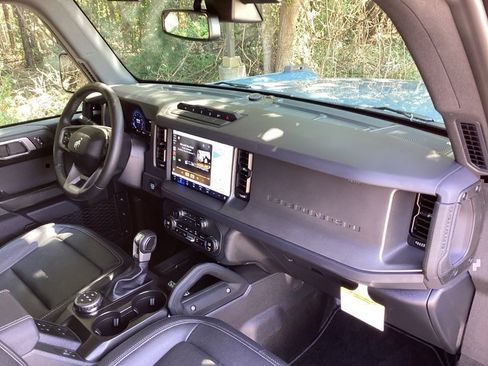 New 2025 Ford Bronco Badlands image 34