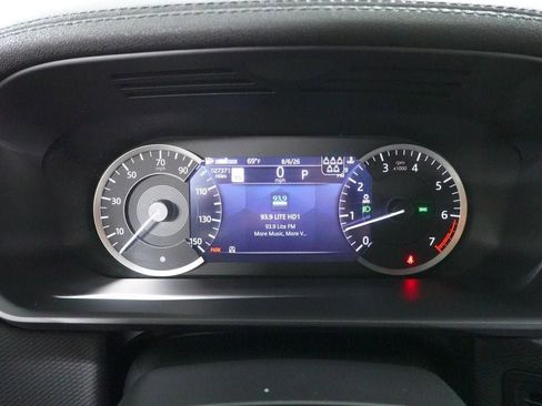 Used 2023 Land Rover Discovery Metropolitan Edition AWD/4WD image 18