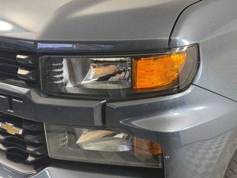 Used 2020 Chevrolet Silverado 1500 Custom w/ Custom Value Package AWD/4WD image 12