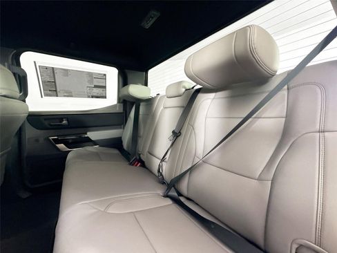 New 2026 Toyota Tundra Limited AWD/4WD image 32