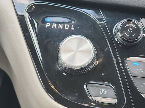 Used 2023 Chrysler Voyager LX FWD image 14
