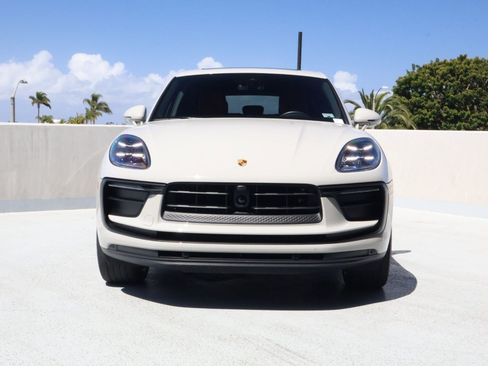 Certified 2023 Porsche Macan AWD/4WD image 6