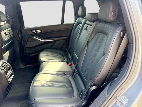 Used 2024 BMW X7 xDrive40i w/ Executive Package image 22