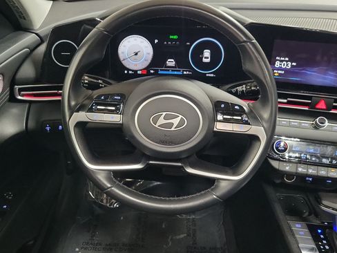 Used 2025 Hyundai Elantra SEL FWD image 15