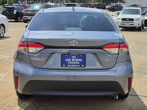 Used 2025 Toyota Corolla LE FWD image 8