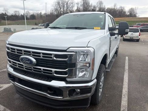 Used 2024 Ford F250 XLT AWD/4WD image 2