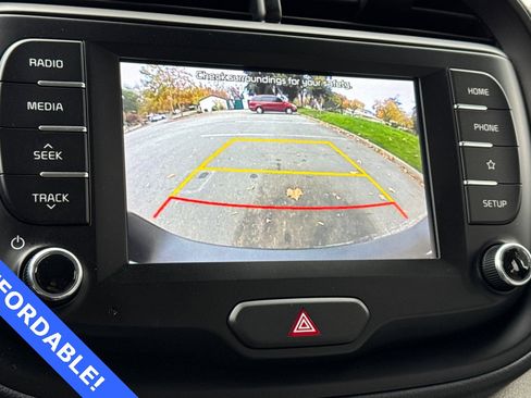 Used 2021 Kia Soul LX image 19