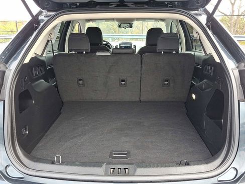 Certified 2024 Ford Edge SE image 27