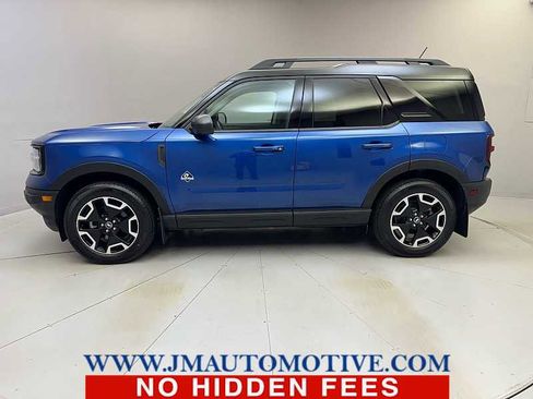 Used 2024 Ford Bronco Sport Outer Banks w/ Tech Package AWD/4WD image 2