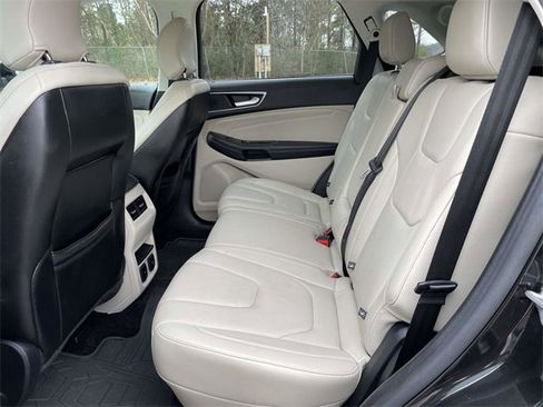 Used 2015 Ford Edge Titanium w/ Technology Package image 13