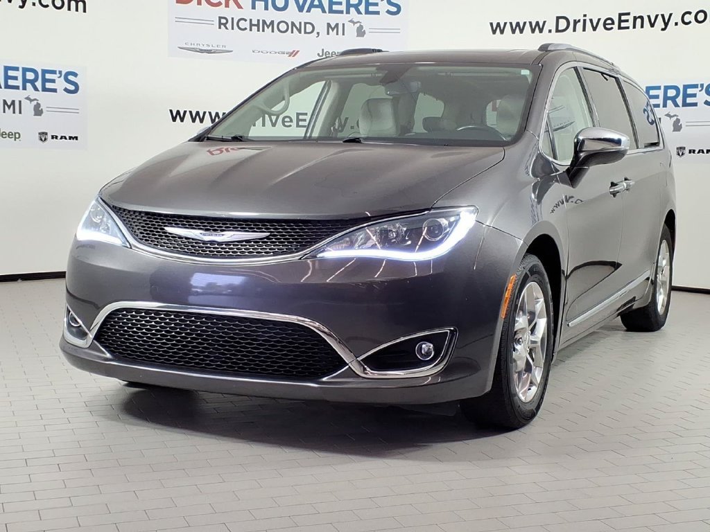 Used 2020 Chrysler Pacifica Limited FWD image 1