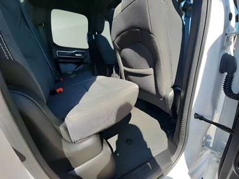Used 2022 RAM 1500 Big Horn w/ Night Edition AWD/4WD image 10