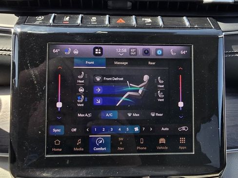 Used 2022 Jeep Grand Cherokee Overland w/ Luxury Tech Group IV image 24