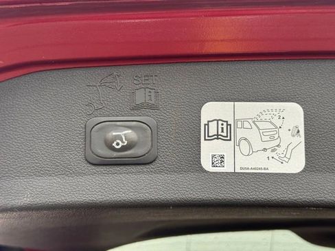 Used 2018 Ford Escape Titanium AWD/4WD image 33