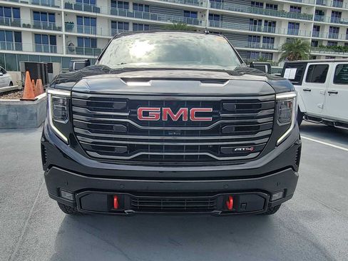 Used 2023 GMC Sierra 1500 AT4 w/ Technology Package AWD/4WD image 8