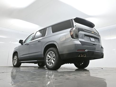 Used 2025 Chevrolet Suburban Premier image 75