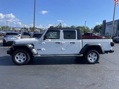 Used 2020 Jeep Gladiator Sport w/ Quick Order Package 24S AWD/4WD image 3