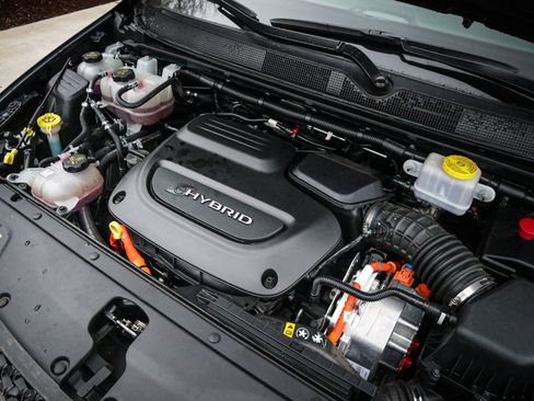 Used 2022 Chrysler Pacifica Pinnacle image 36