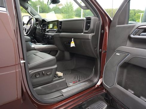 Certified 2024 Chevrolet Silverado 2500 LTZ w/ LTZ Convenience Package AWD/4WD image 30