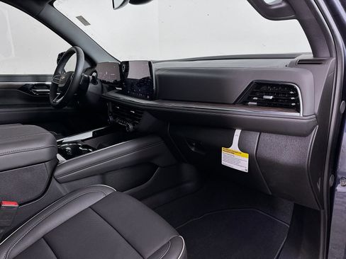 New 2025 Chevrolet Suburban Premier w/ Sun And Tow Package image 32