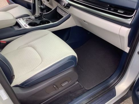 Used 2025 Kia Carnival SX Prestige FWD image 23
