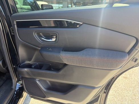 Used 2025 Honda Pilot Sport image 14