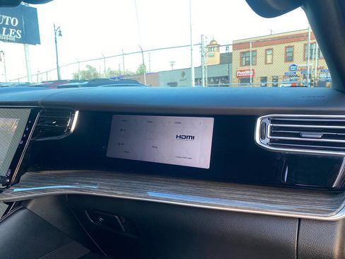 Used 2022 Jeep Wagoneer Series II AWD/4WD image 54