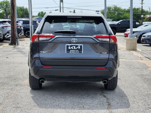 Used 2025 Toyota RAV4 XLE image 5