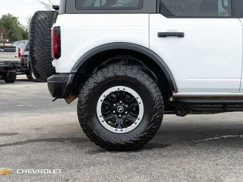 Used 2023 Ford Bronco Badlands w/ Sasquatch Package image 5