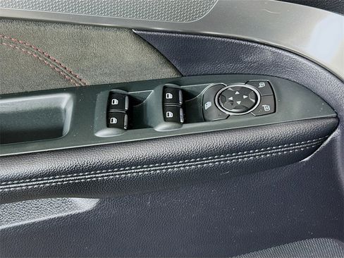 Used 2018 Ford Explorer XLT w/ Equipment Group 202A image 18