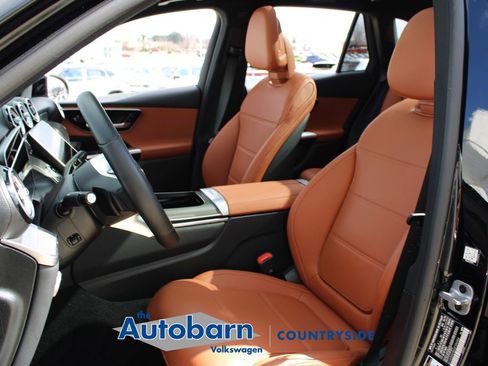 Used 2025 Mercedes-Benz GLC 300 4MATIC image 7