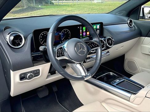 Used 2025 Mercedes-Benz GLA 250 4MATIC image 13