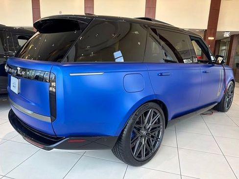 New 2025 Land Rover Range Rover Long Wheelbase SE AWD/4WD image 8