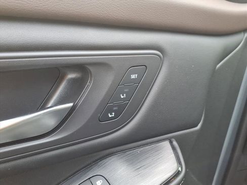 Used 2023 Nissan Rogue SL w/ SL Premium Package image 9