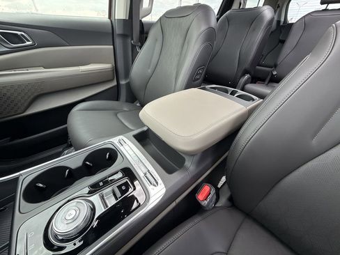 New 2026 Kia Carnival SX FWD image 22