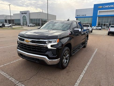 Used 2025 Chevrolet Silverado 1500 LT w/ Z71 Off-Road Package AWD/4WD image 1