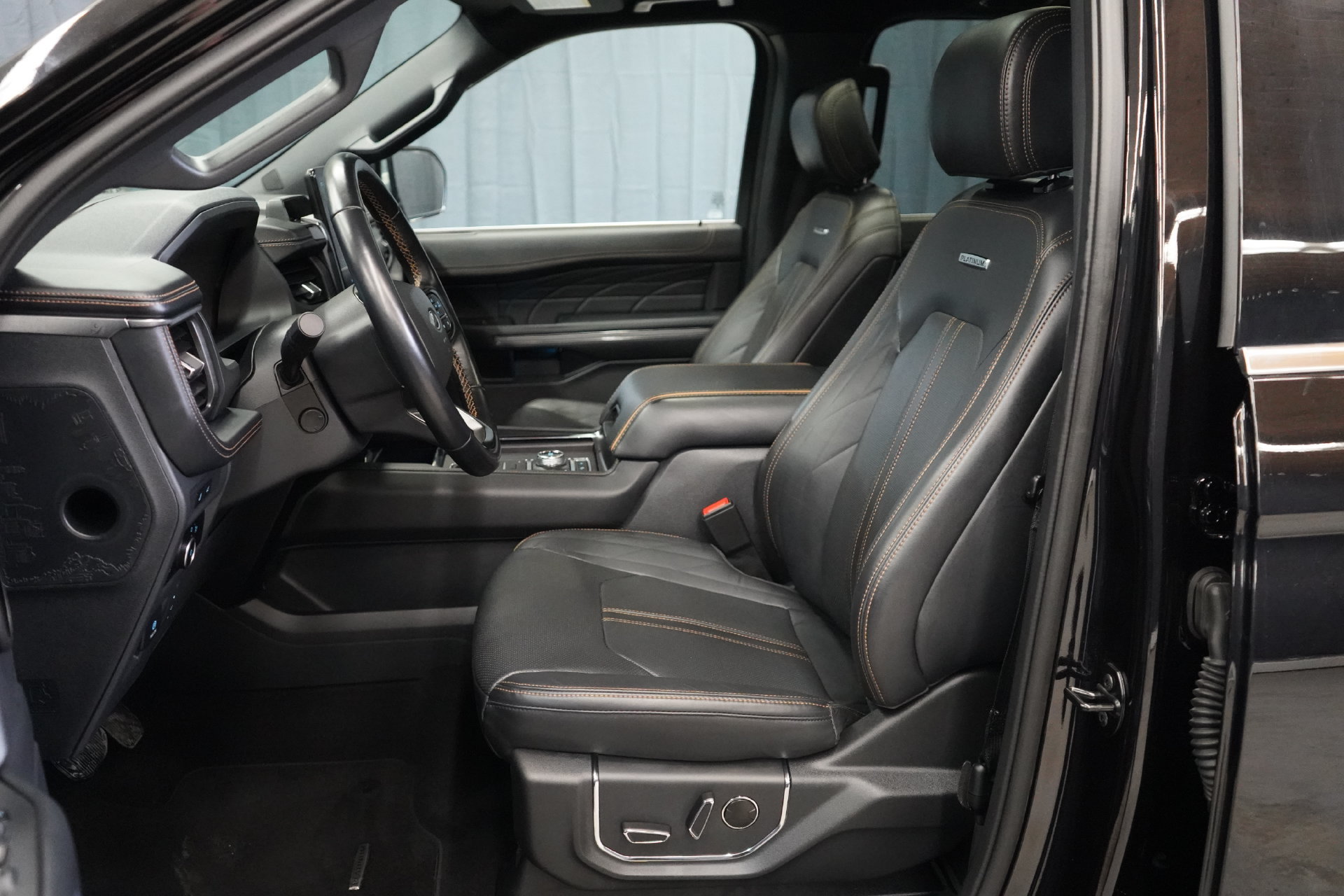 Used 2024 Ford Expedition Max Platinum AWD/4WD image 12