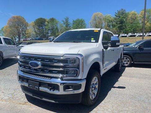 Certified 2025 Ford F350 Lariat w/ Lariat Ultimate Package AWD/4WD image 4