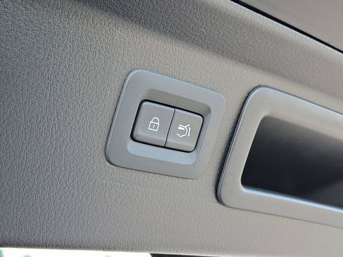 Certified 2025 MAZDA CX-50 AWD 2.5 Turbo w/ Weather Package image 31