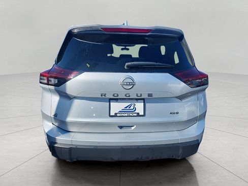 Used 2025 Nissan Rogue SV image 36