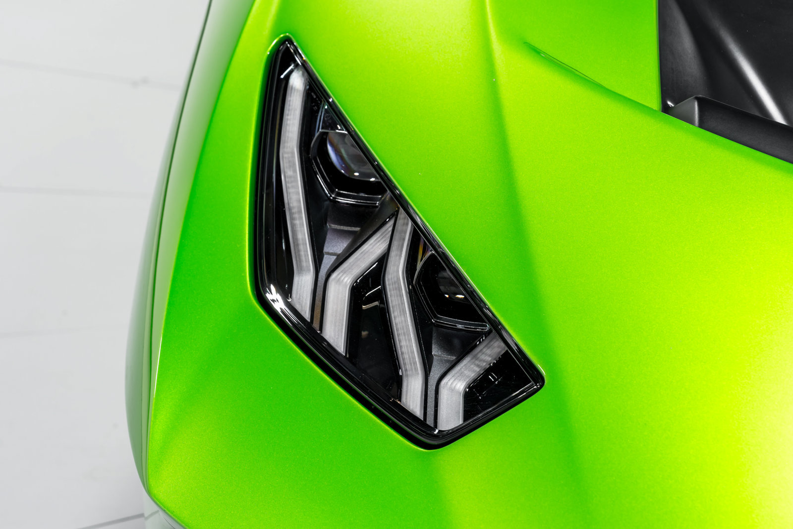 Used 2023 Lamborghini Huracan STO RWD image 42