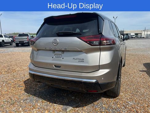 Used 2025 Nissan Rogue Platinum w/ Tech Package image 9