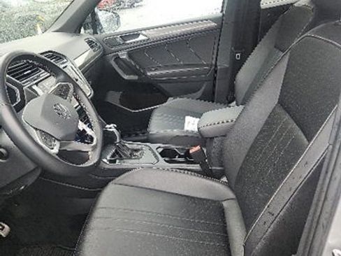 Used 2023 Volkswagen Tiguan SE R-Line FWD image 16
