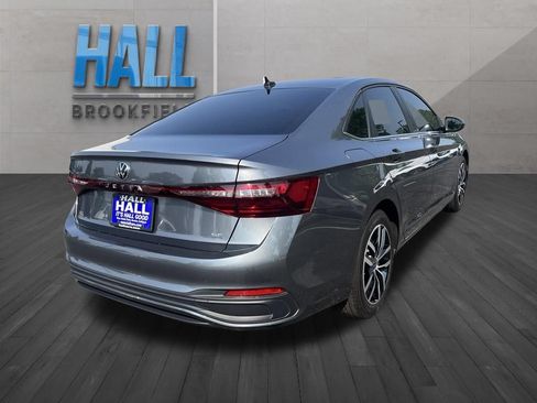 Used 2026 Volkswagen Jetta SE FWD image 6