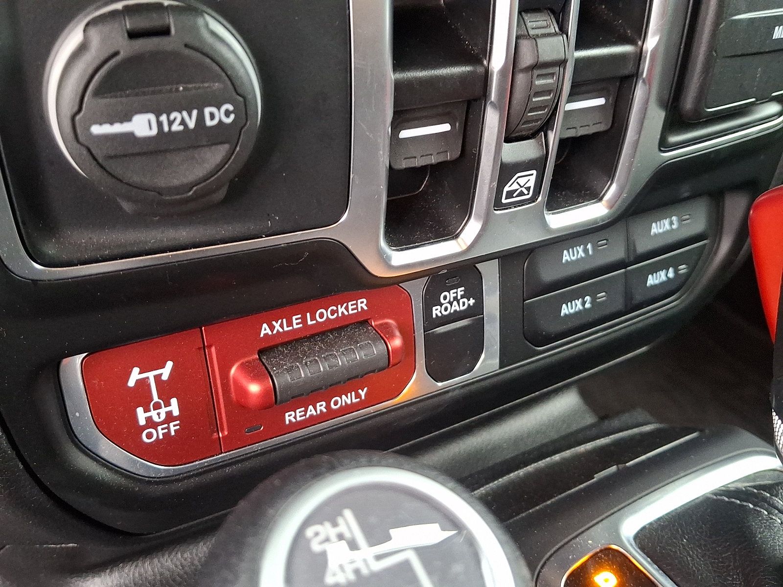 Used 2025 Jeep Gladiator Sport AWD/4WD image 23