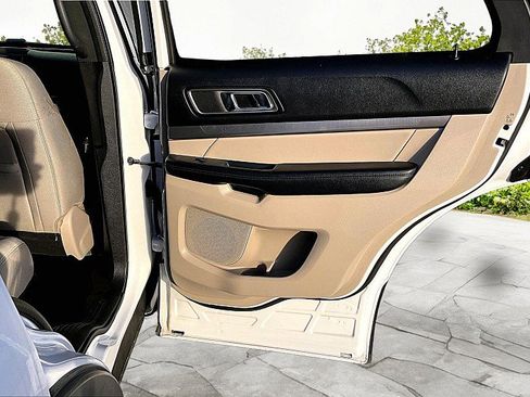 Used 2018 Ford Explorer XLT w/ Equipment Group 201A image 26