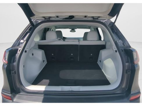 Used 2019 Jeep Cherokee Limited FWD image 9