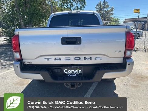 Used 2018 Toyota Tacoma TRD Sport w/ Exterior Package AWD/4WD image 5